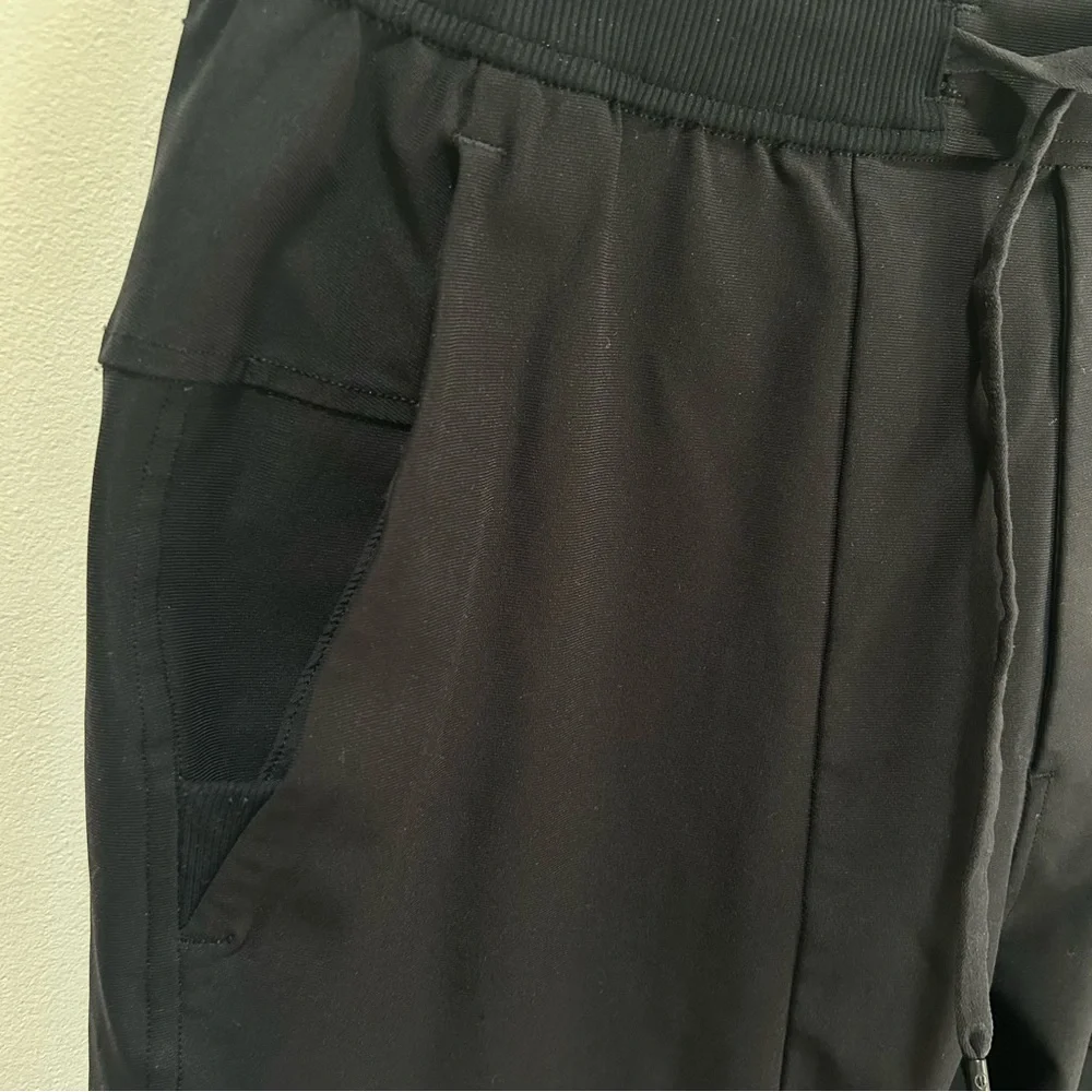 Lululemon ~ Men’s ABC Warpstreme Joggers in size Small